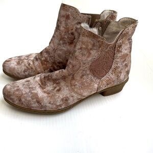 Rieker Women's Ankle Boots in Textured Pink and Brown